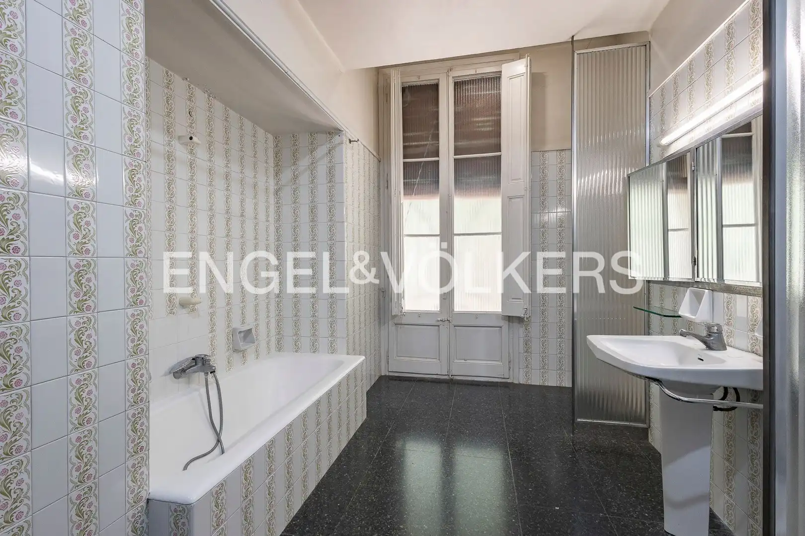 Baño de Casa o chalet en venta en Sant Boi de Llobregat con Aire acondicionado, Calefacción y Jardín privado