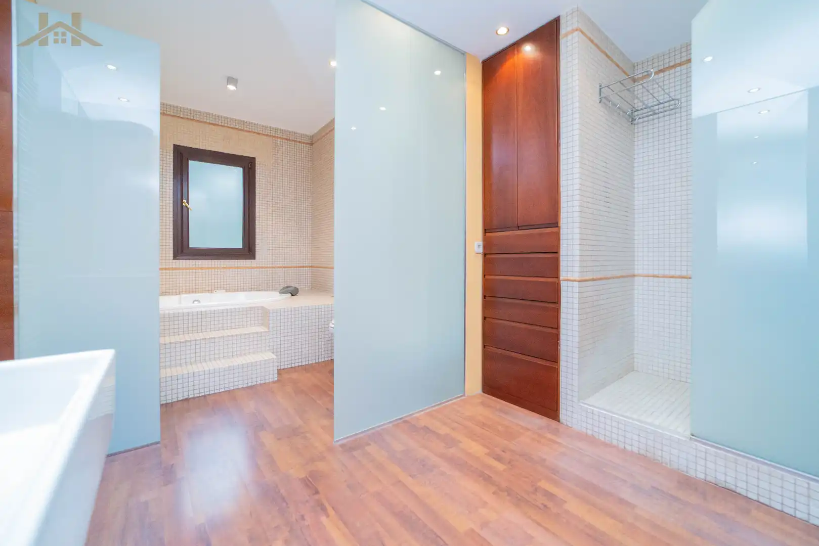 Baño de Casa o chalet en venta en Boadilla del Monte con Aire acondicionado, Calefacción y Jardín privado