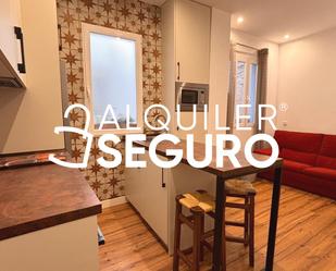 Kitchen of Flat to rent in  Madrid Capital  with Air Conditioner, Heating and Furnished
