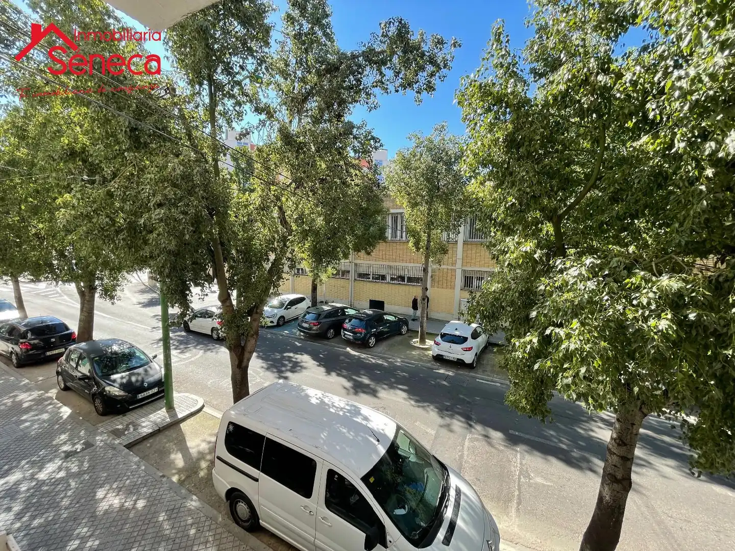 Außenansicht von Wohnung zum Verkauf in Córdoba mit Klimaanlage, Heizung und Terrasse
