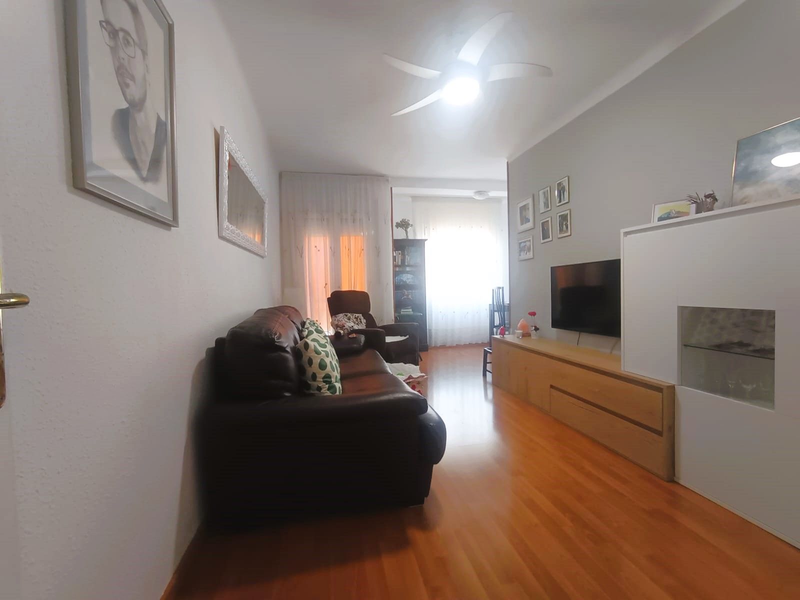 Living room of Flat for sale in L'Hospitalet de Llobregat  with Heating and Balcony