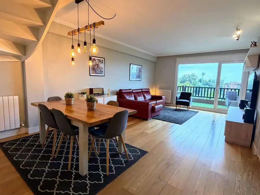 Living room of Houses for sale in Bilbao   with Terrace and Balcony