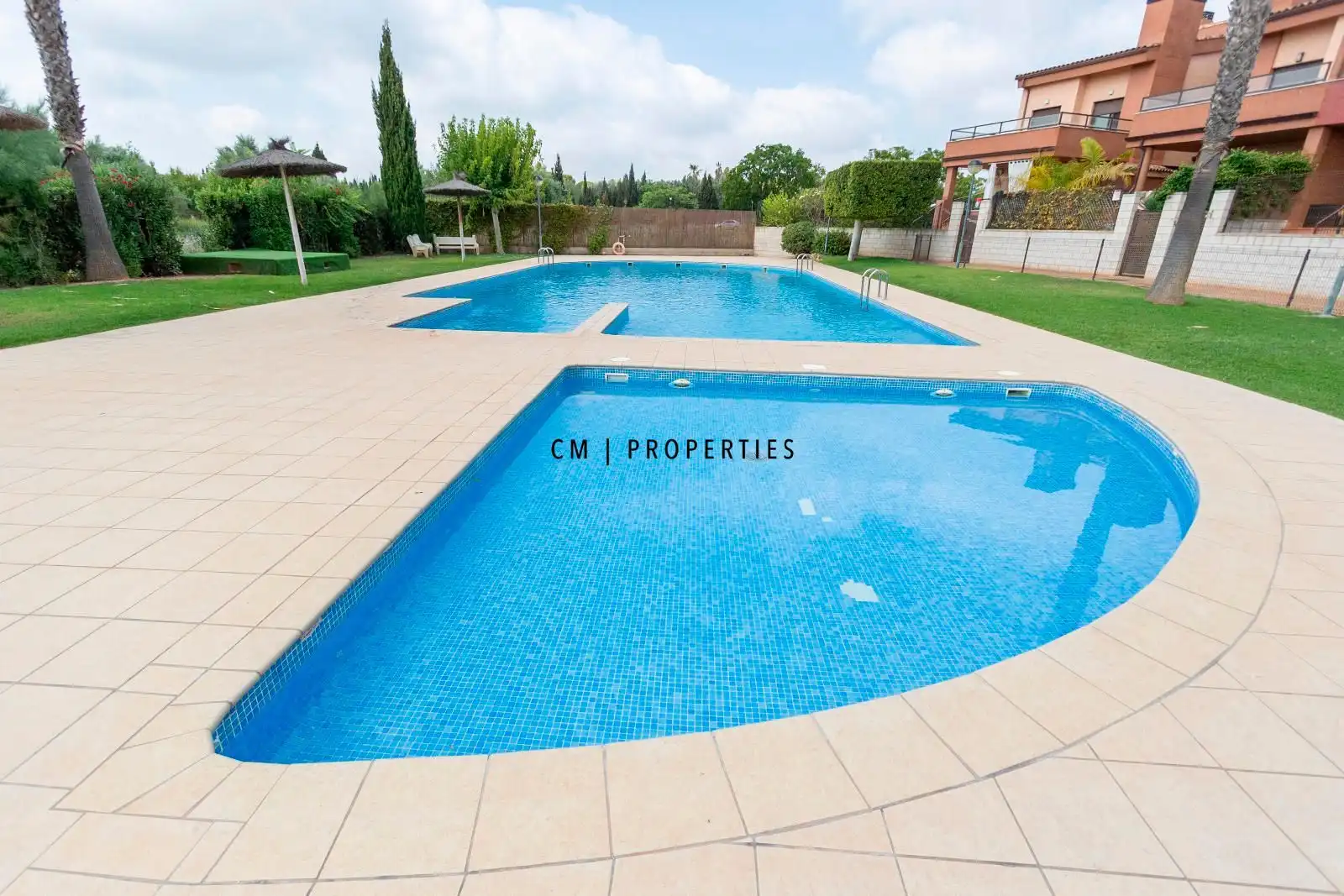 Piscina de Casa adosada de alquiler en Bétera con Aire acondicionado, Calefacción y Parquet
