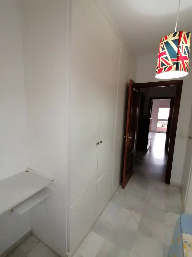 Casa adosada de lloguer en Algeciras amb Jardí privat, Terrassa i Traster