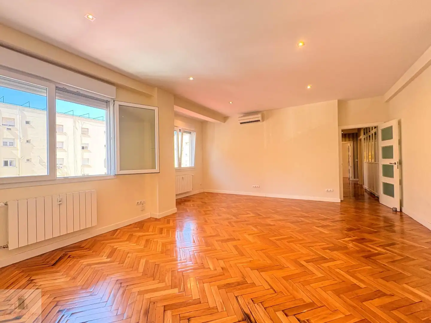 Living room of Flat for rent in Badajoz  with Air Conditioner and Heating