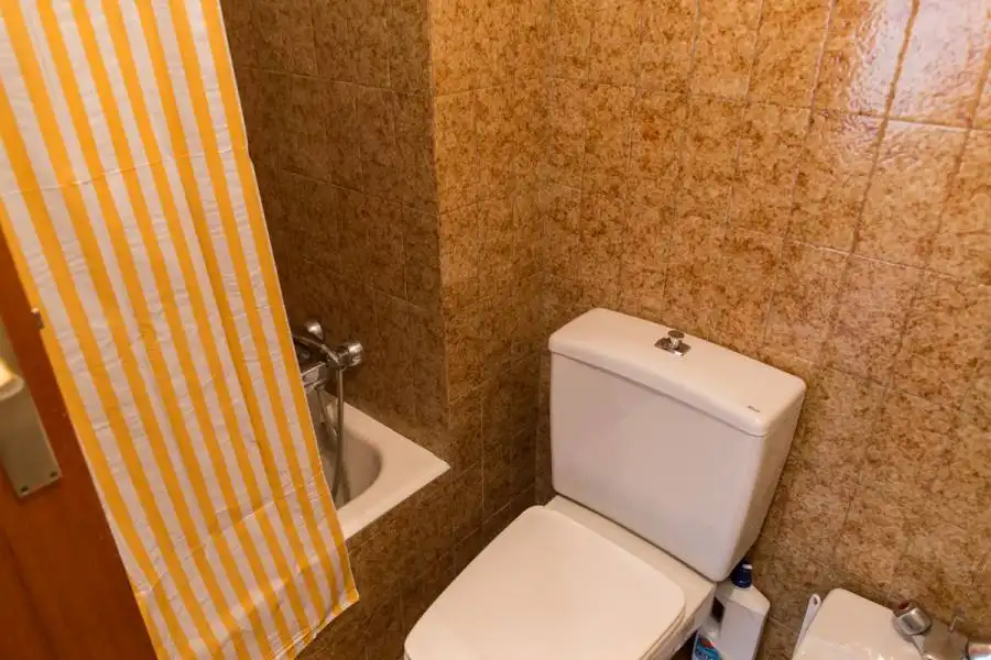 Baño de Piso en venta en  Pamplona / Iruña con Calefacción, Parquet y Amueblado