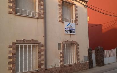 Vista exterior de Casa adosada en venda en Boquiñeni amb Terrassa i Balcó