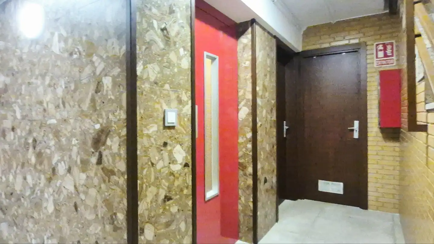 Piso en venta en Terrassa con Parquet y Alarma