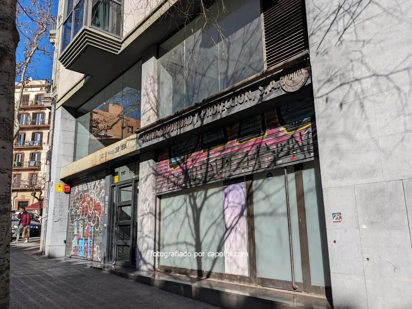 Vista exterior de Oficina en venda en Barcelona amb Aire condicionat i Calefacció