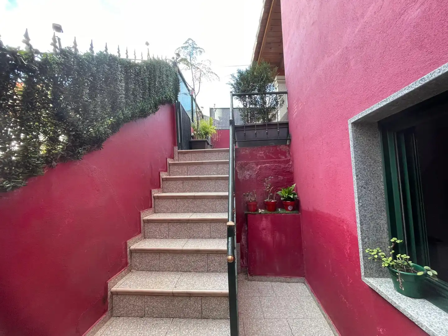 Vista exterior de Casa o chalet en venta en Vigo  con Calefacción, Amueblado y Horno