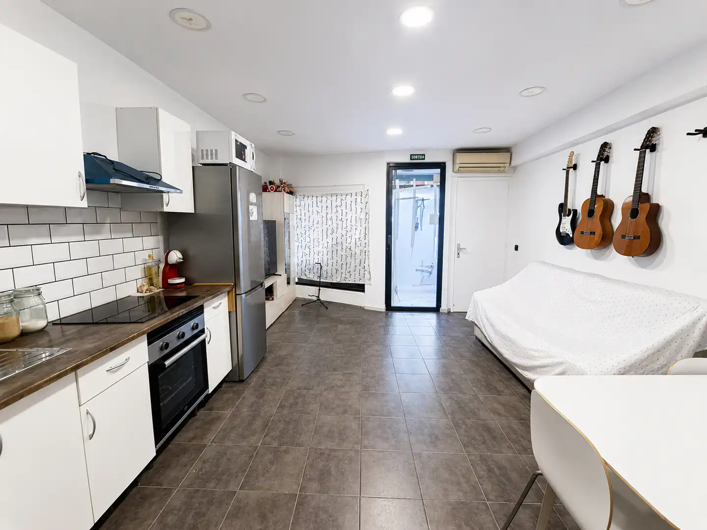 Cuina de Local en venda en Barcelona amb Aire condicionat