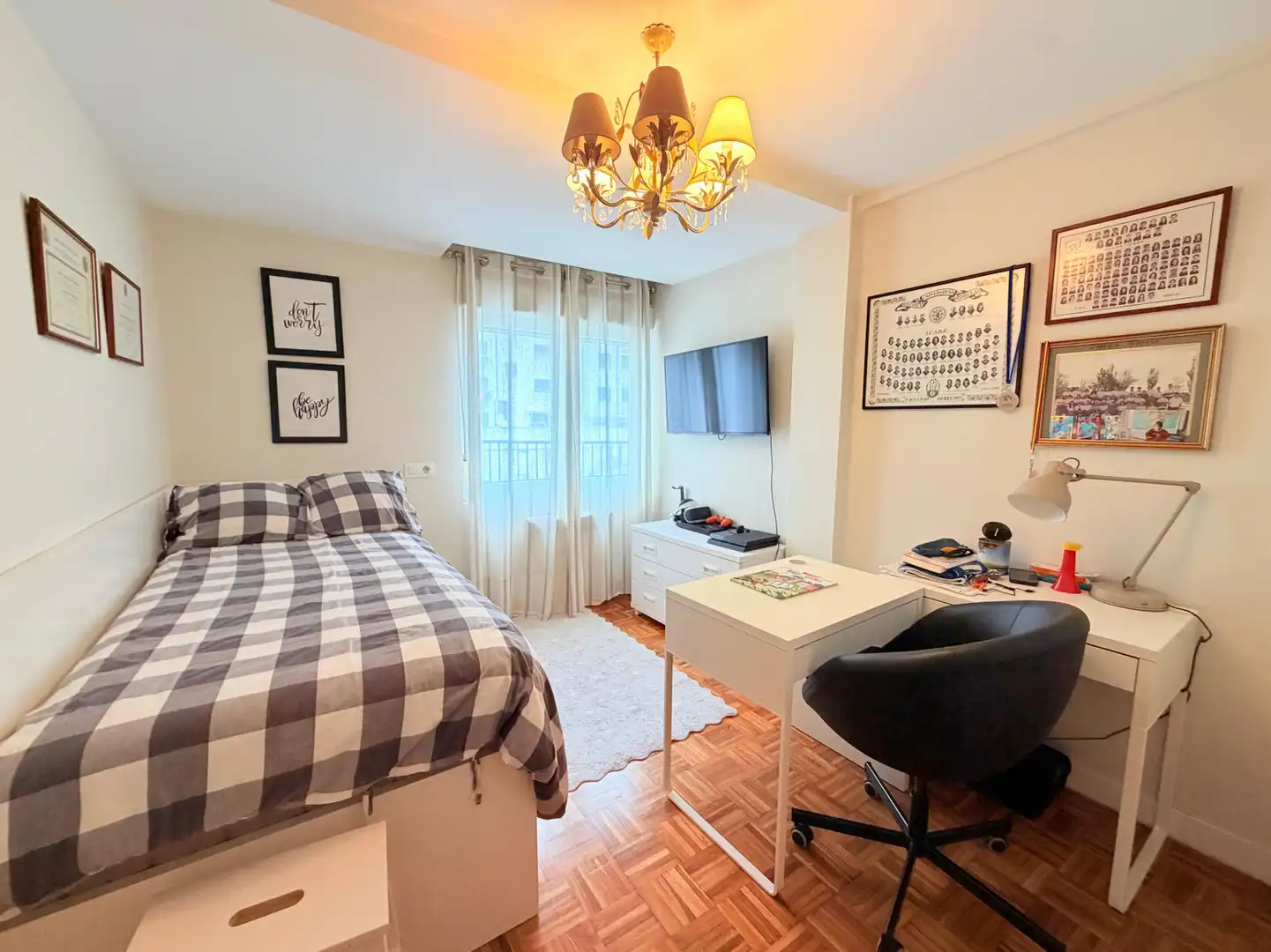Schlafzimmer von Wohnung zum Verkauf in Avilés mit Heizung, Terrasse und Möbliert
