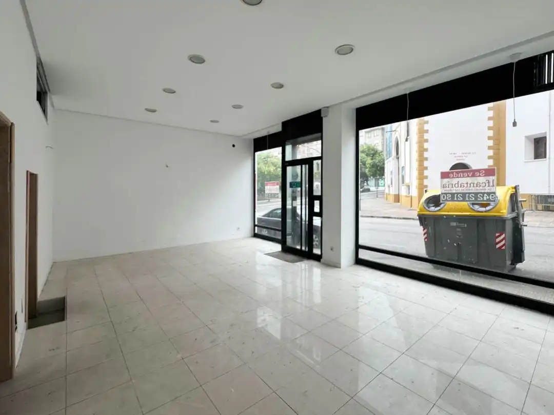 Locale commerciale in vendita a Cuatro Caminos, imagen 3