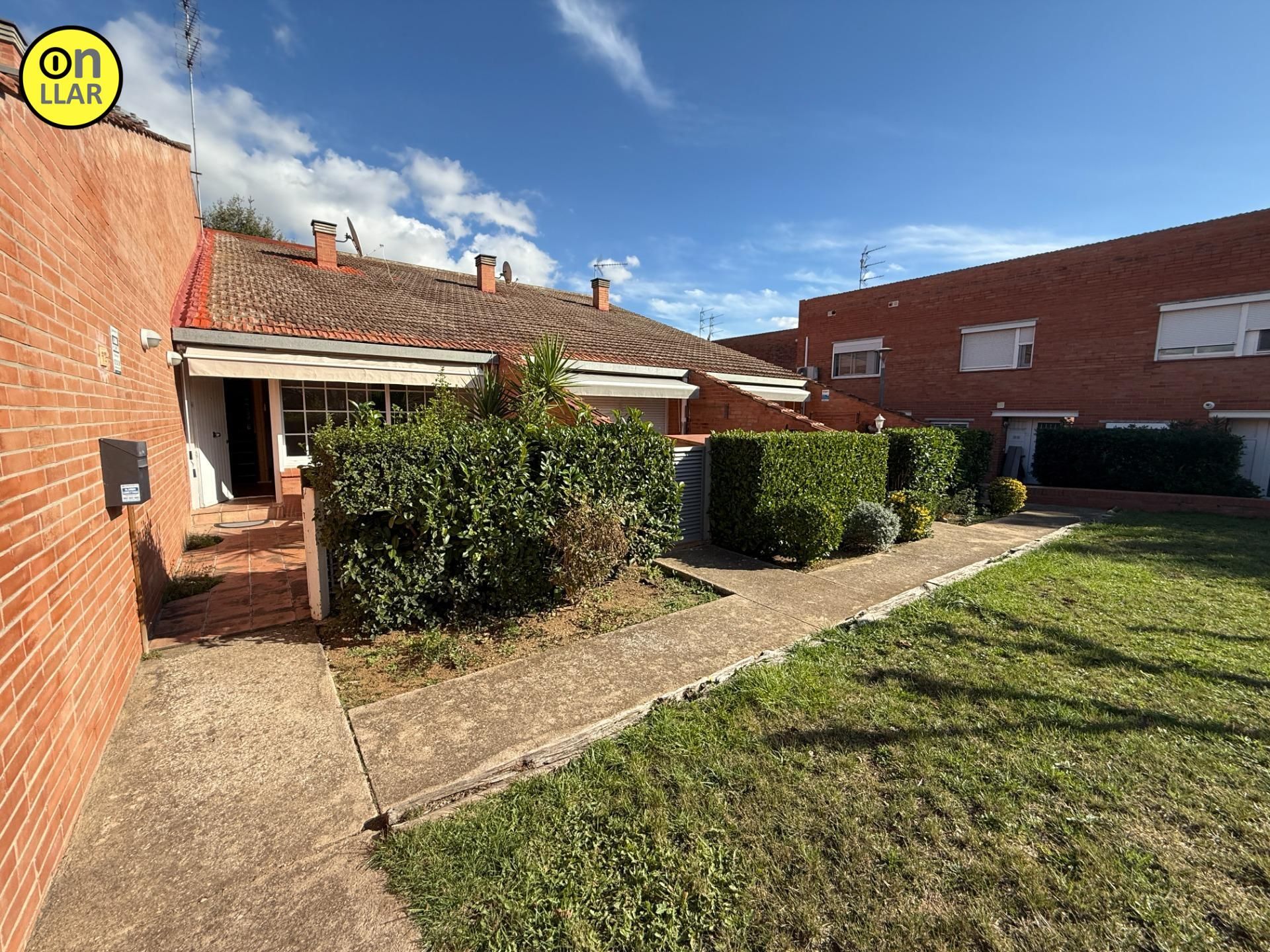 Vista exterior de Casa o xalet en venda en L'Ametlla del Vallès amb Aire condicionat, Calefacció i Terrassa