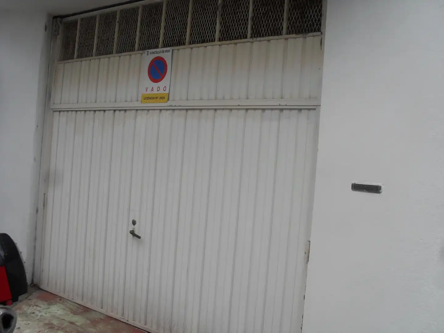 Aparcament de Casa o xalet en venda en Vigo  amb Jardí privat, Terrassa i Traster