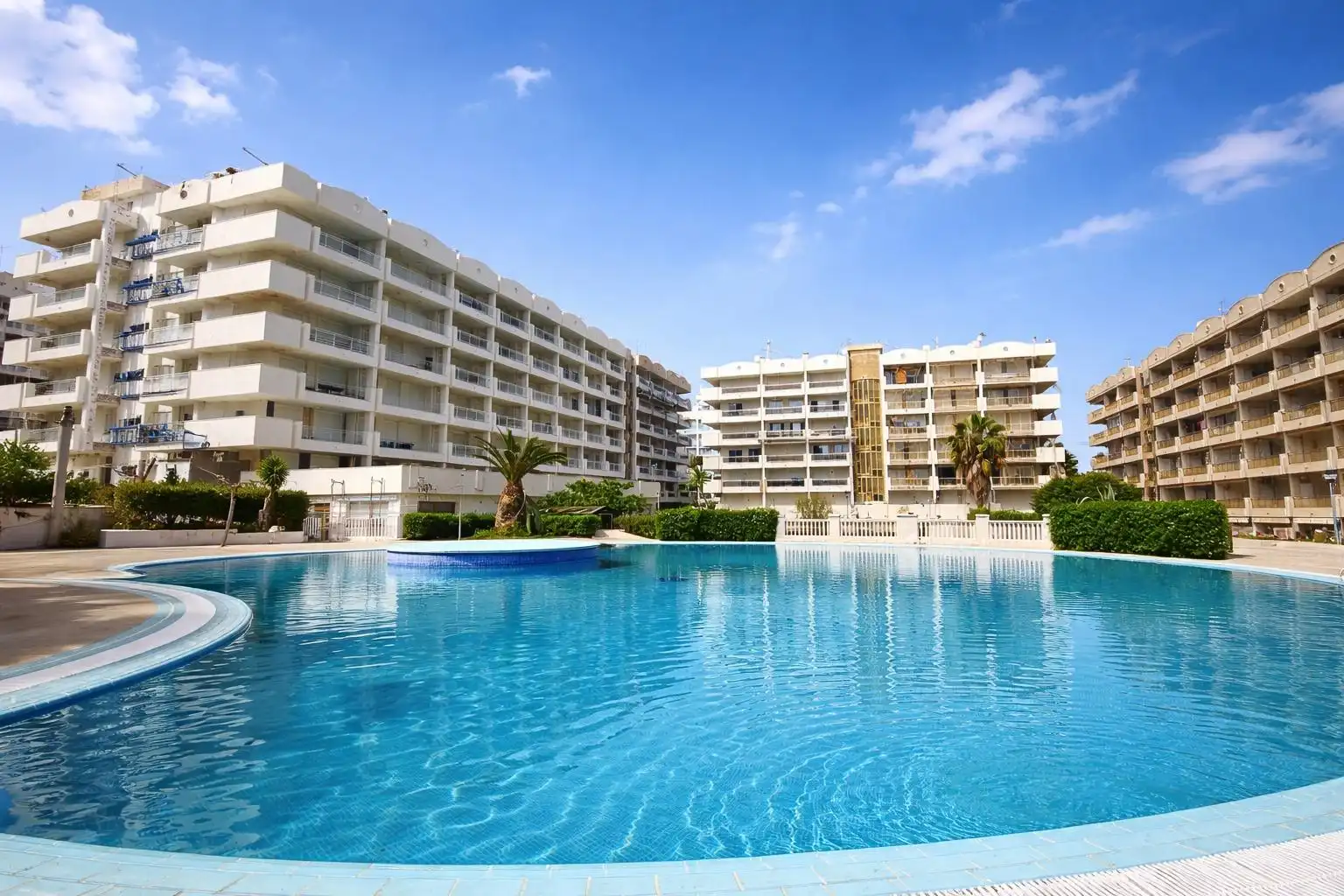 Piscina de Apartamento en venta en Salou con Jardín privado, Terraza y Amueblado