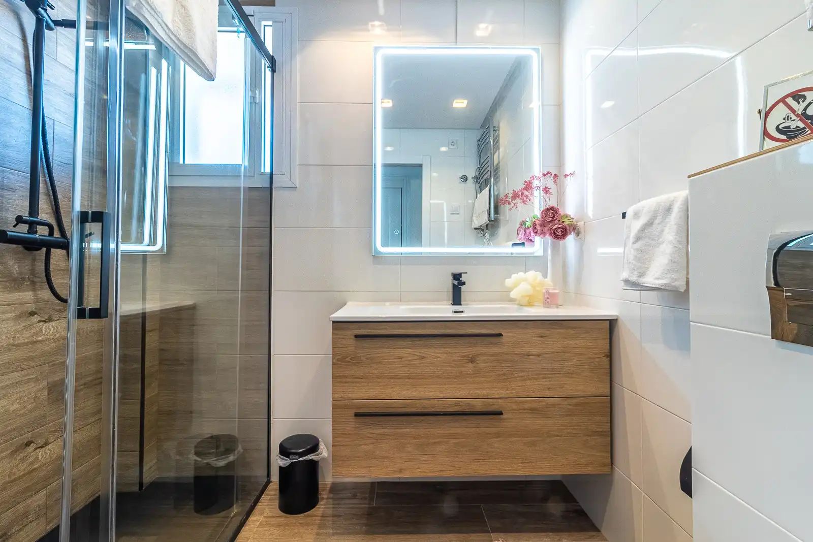 Baño de Ático en venta en Marbella con Terraza, Piscina y Piscina comunitaria