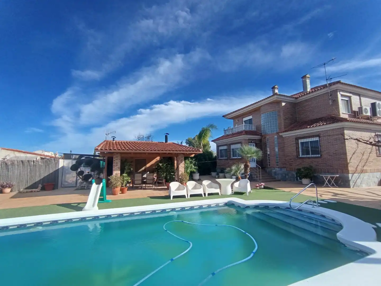 Piscina de Casa o xalet en venda en Murcia amb Aire condicionat, Calefacció i Jardí privat