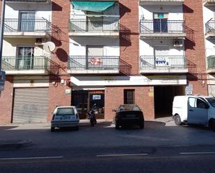 Vista exterior de Pis en venda en El Pinós / Pinoso amb Balcó