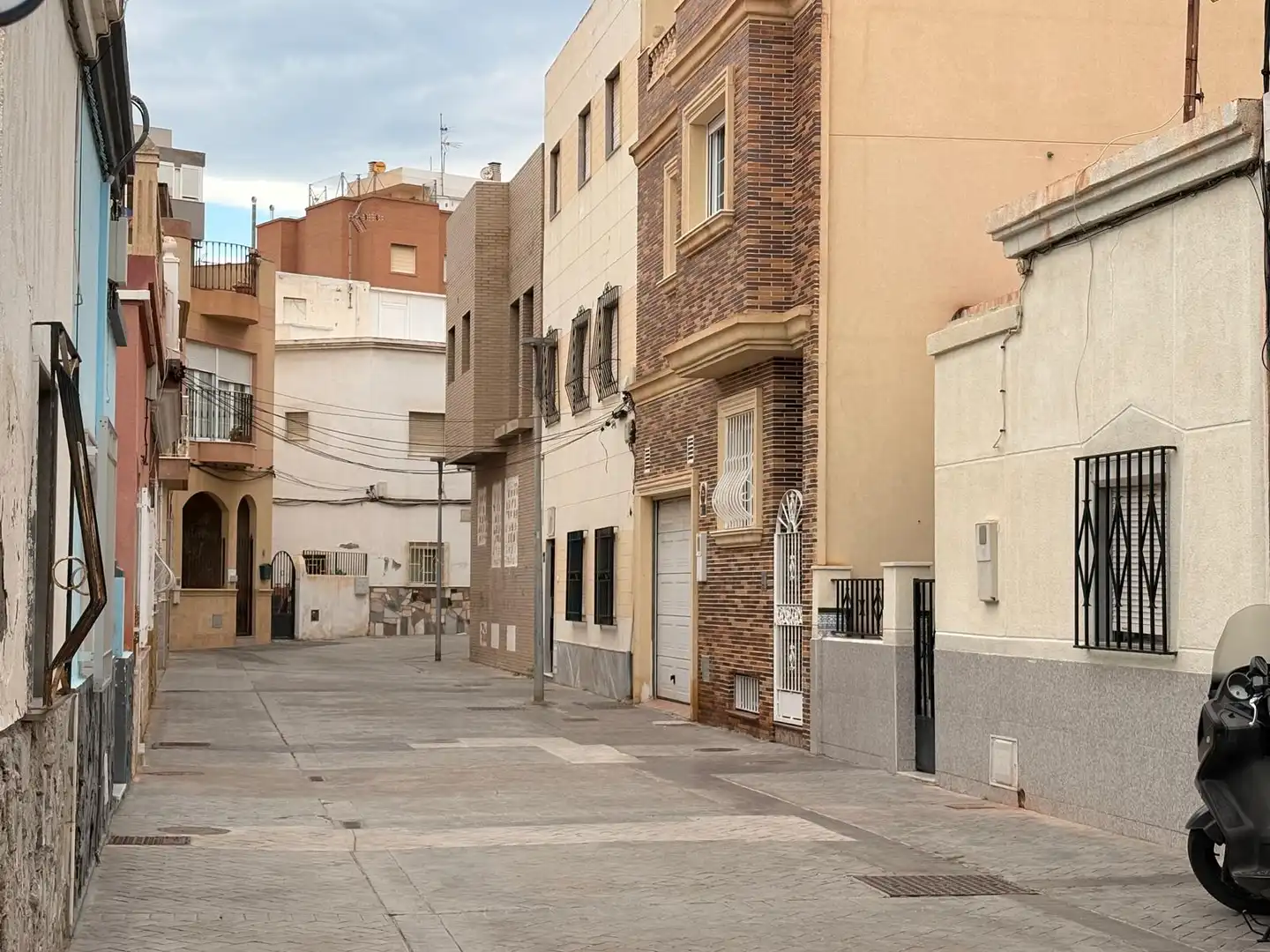 Vista exterior de Casa adosada en venda en Almería