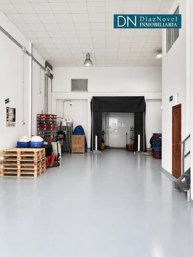 Industrial buildings for sale in Málaga  with Heating and Alarm
