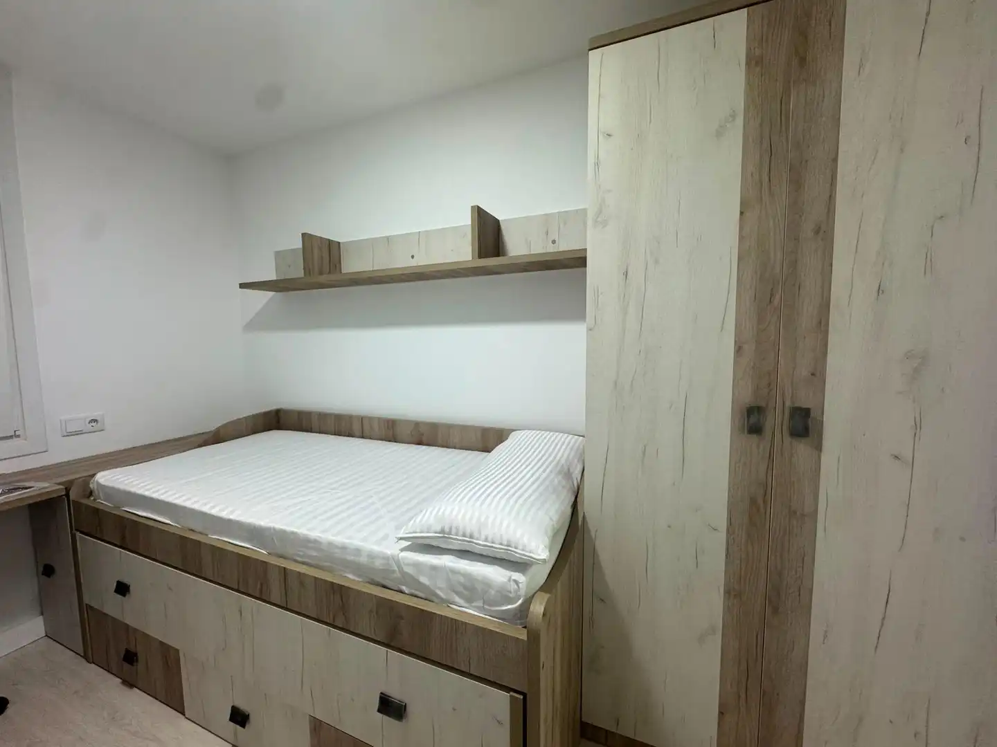 Dormitori de Pis per a compartir en Ourense Capital  amb Calefacció, Terrassa i Moblat