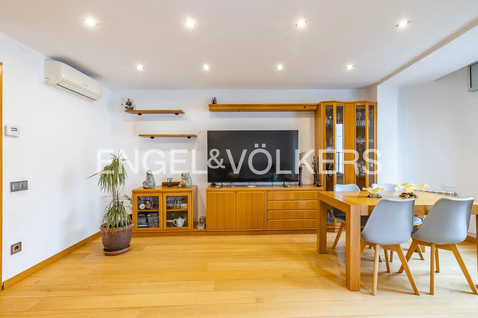 Wohnzimmer von Wohnung zum Verkauf in Barcelona mit Klimaanlage, Heizung und Abstellraum