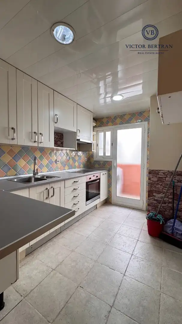 Cocina de Ático en venta en Premià de Mar con Calefacción, Parquet y Terraza