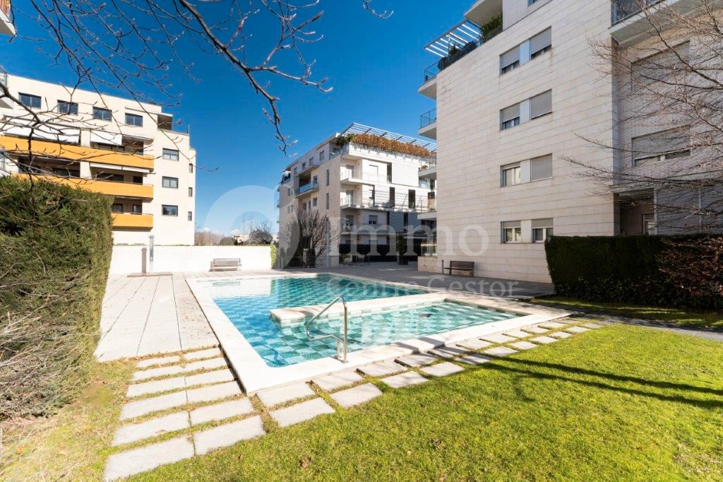 Swimming pool of Duplex for sale in  Lleida Capital  with Air Conditioner, Heating and Parquet flooring