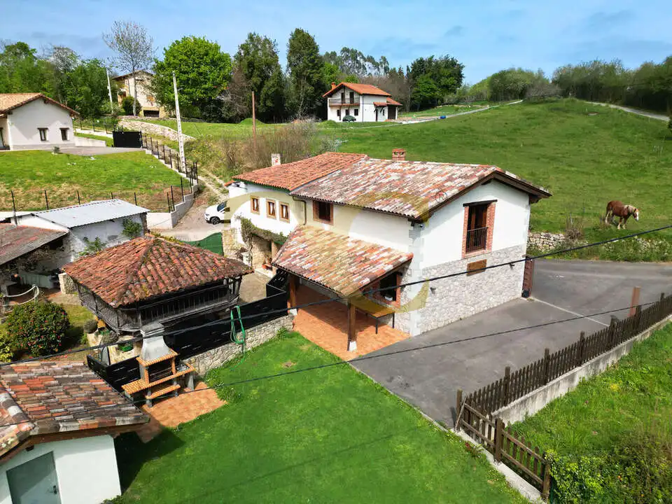Vista exterior de Casa o chalet en venta en Ribadesella con Calefacción, Jardín privado y Trastero
