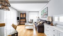 Sala d'estar de Àtic en venda en  Madrid Capital amb Aire condicionat, Calefacció i Parquet