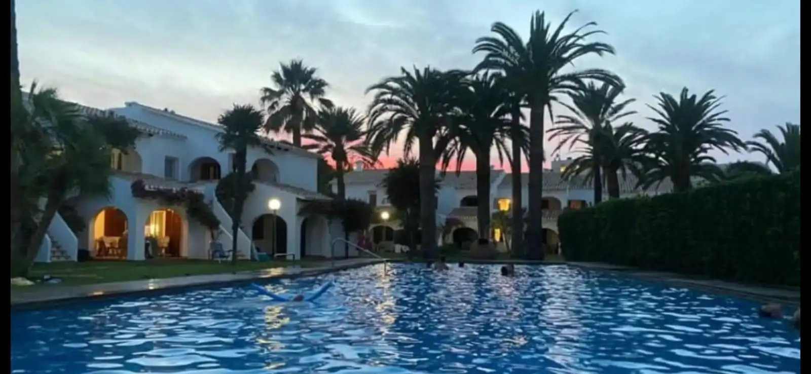Casa adosada en venda a L'Almadrava - L'Estanyó