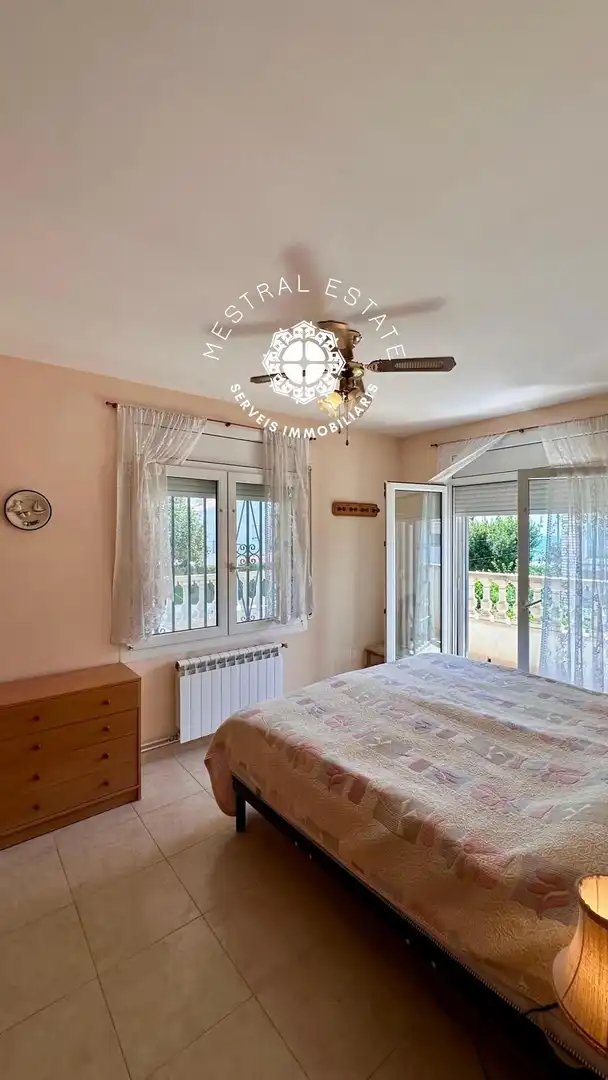Habitación de Casa adosada en venta en Cambrils con Calefacción, Terraza y Trastero