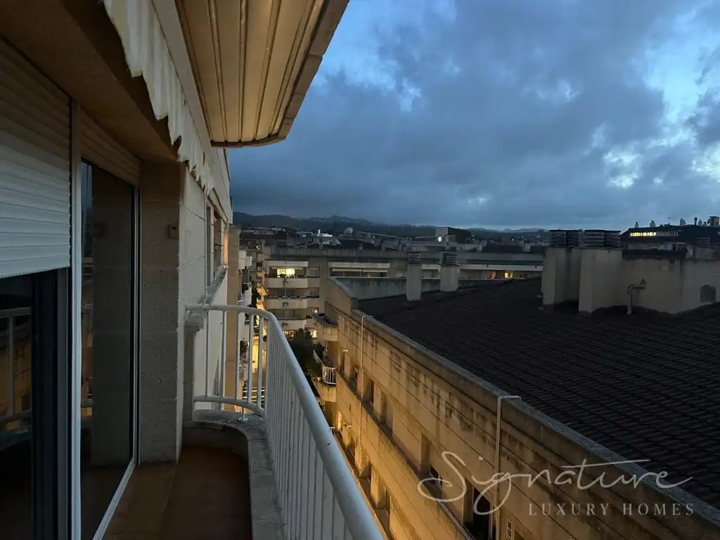 Exterior view of Attic for sale in Sant Cugat del Vallès  with Air Conditioner, Terrace and Swimming Pool