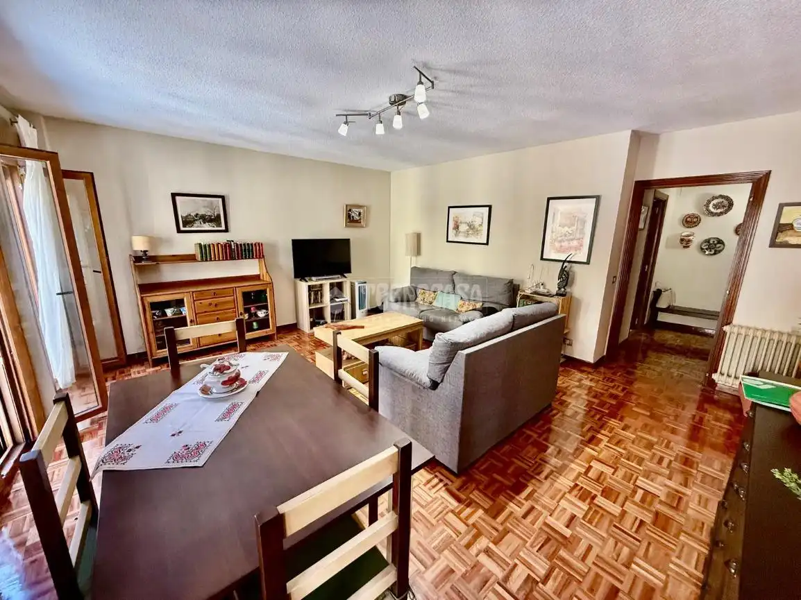 Sala de estar de Piso en venta en Ávila con Calefacción, Parquet y Trastero