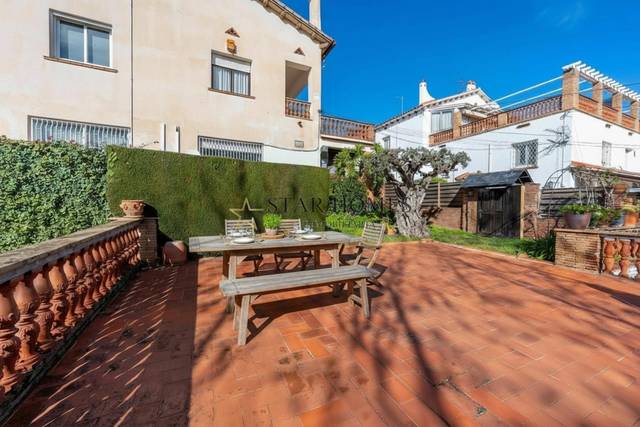 Casa adosada en Venta en Califòrnia - Santa Madrona