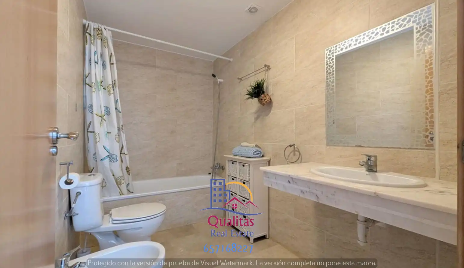 Badezimmer von Wohnungen zum Verkauf in Oliva mit Klimaanlage, Heizung und Privatgarten