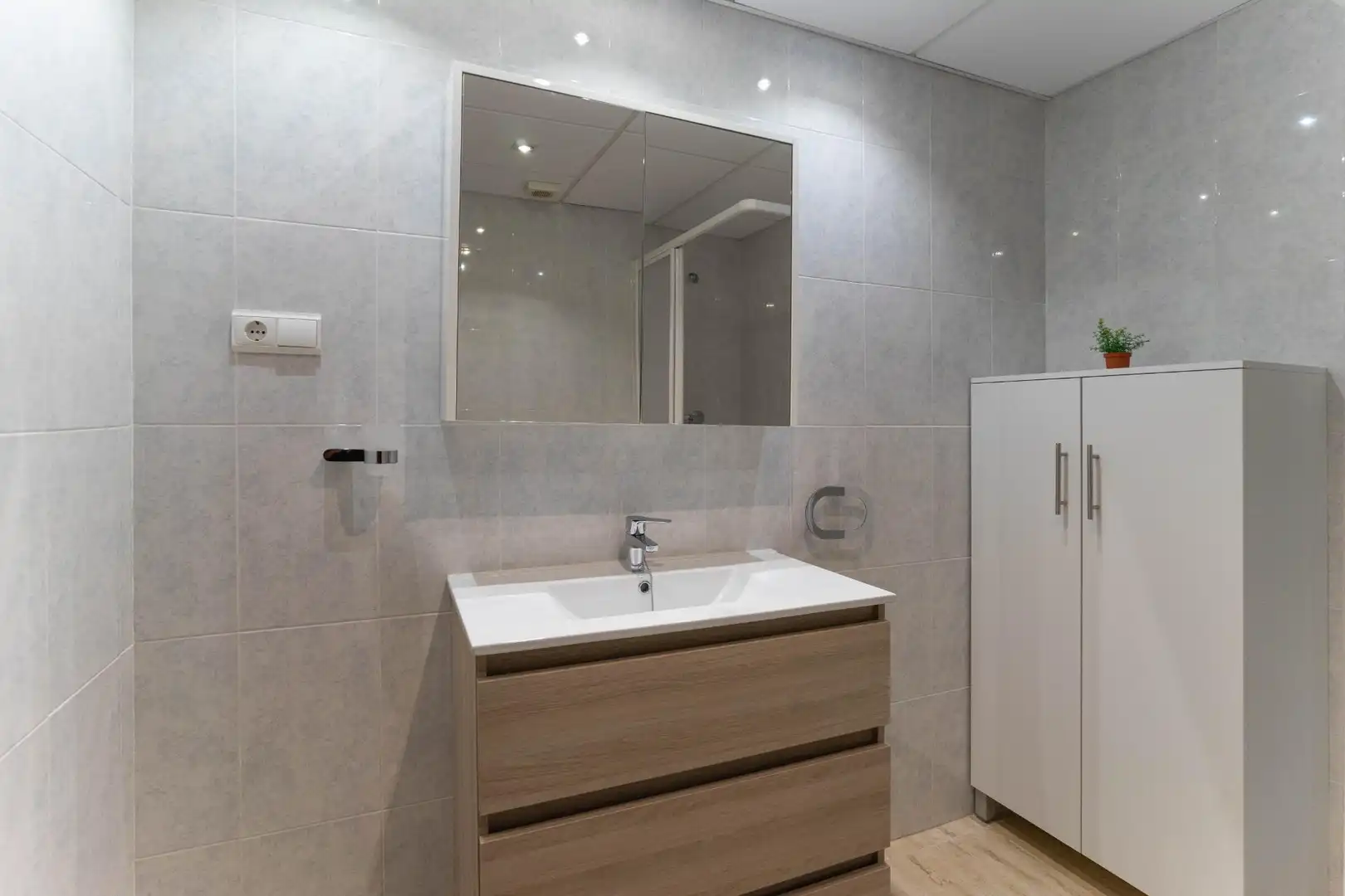 Bathroom of Flat for rent in Alhaurín El Grande  with Air Conditioner, Heating and Furnished