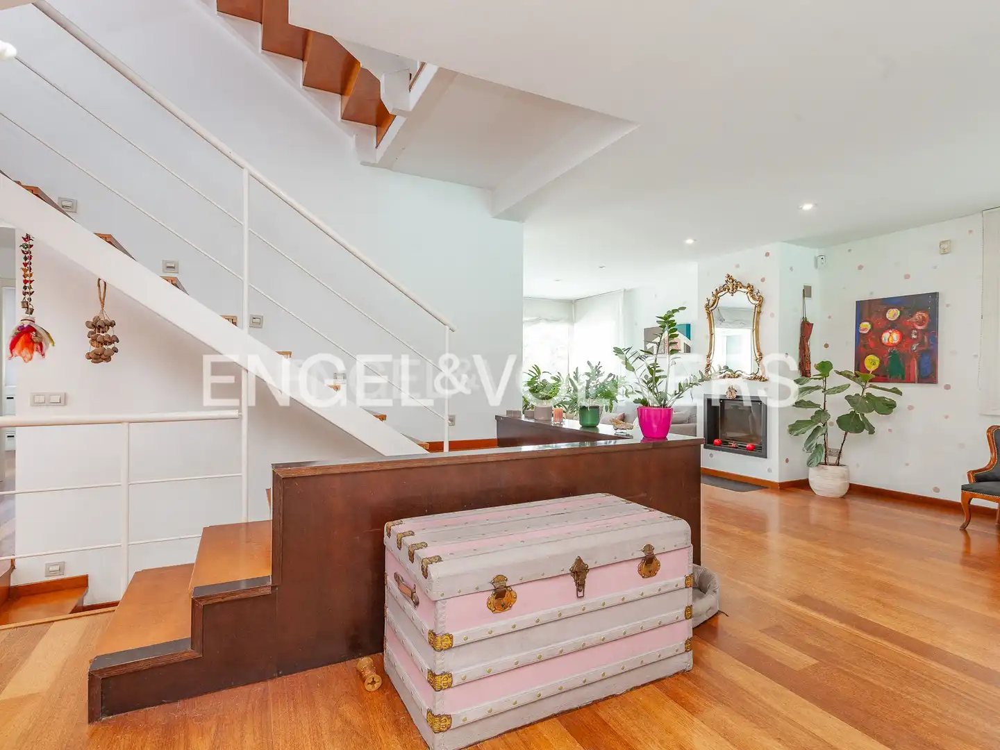 Living room of Houses for sale in Sant Cugat del Vallès  with Air Conditioner, Heating and Private garden