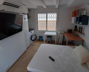 Bedroom of Study to rent in  Barcelona Capital  with Air Conditioner