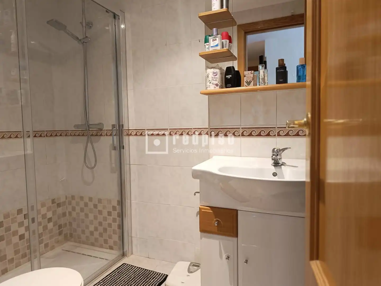 Baño de Piso en venta en Madrid con Aire acondicionado, Calefacción y Jardín privado