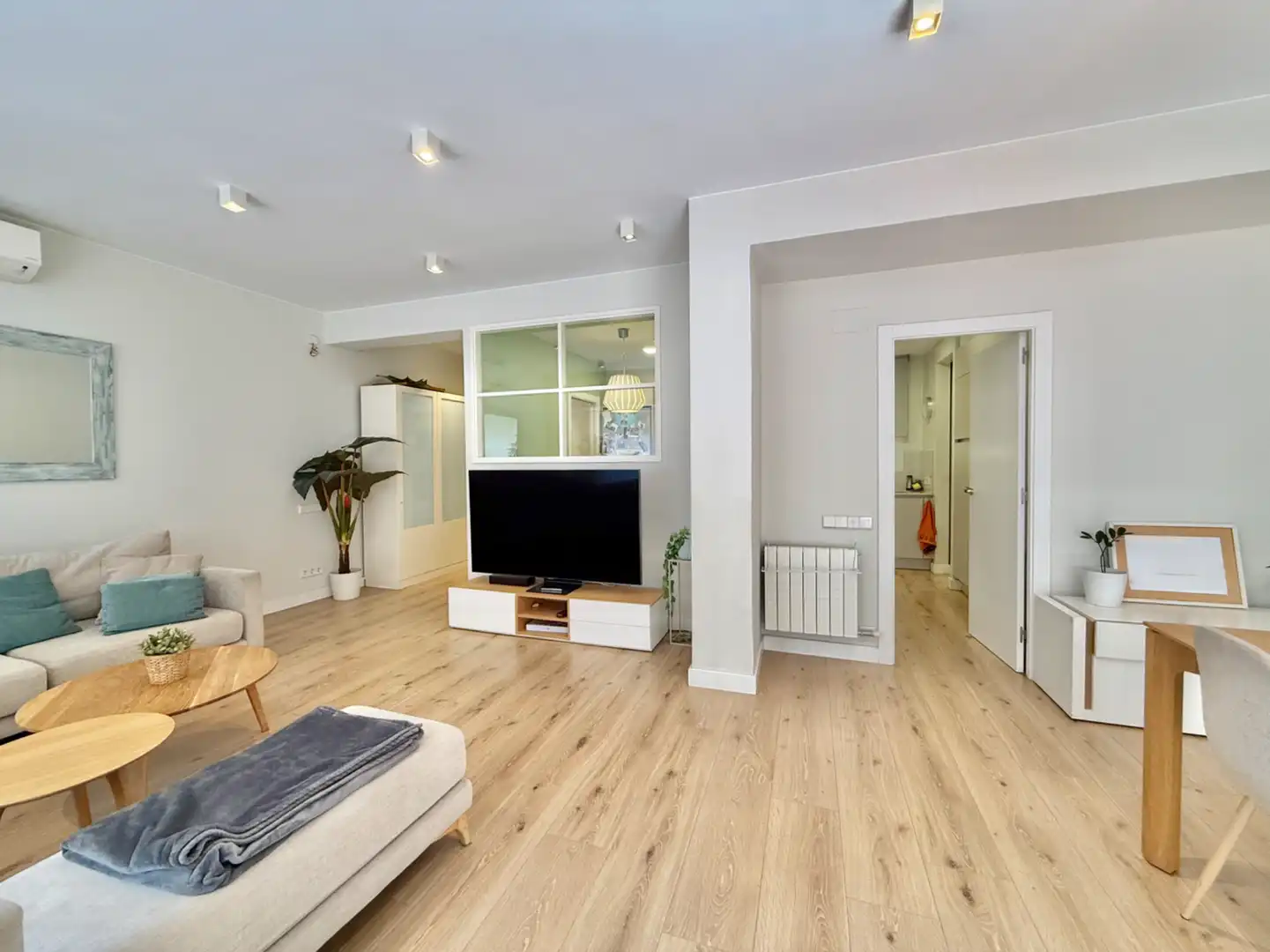 Sala de estar de Piso de alquiler en Barcelona con Aire acondicionado, Calefacción y Parquet