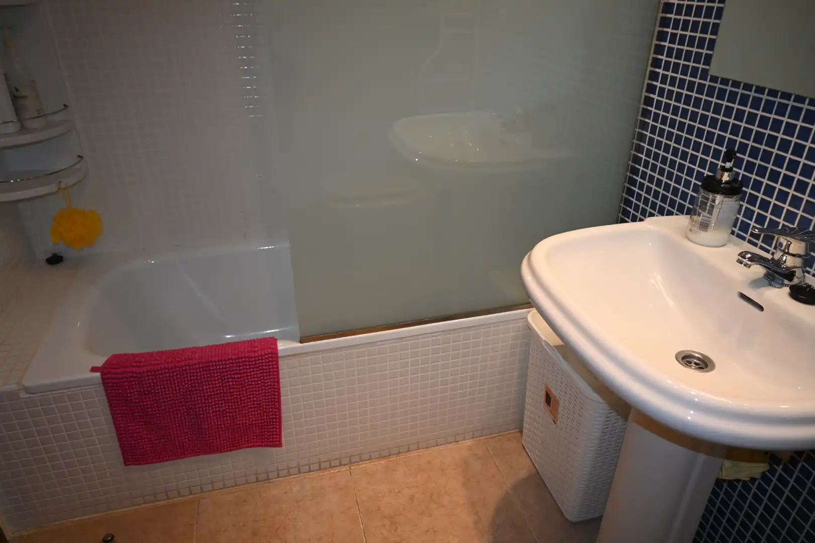 Badezimmer von Wohnungen zum Verkauf in La Manga del Mar Menor mit Klimaanlage, Heizung und Terrasse