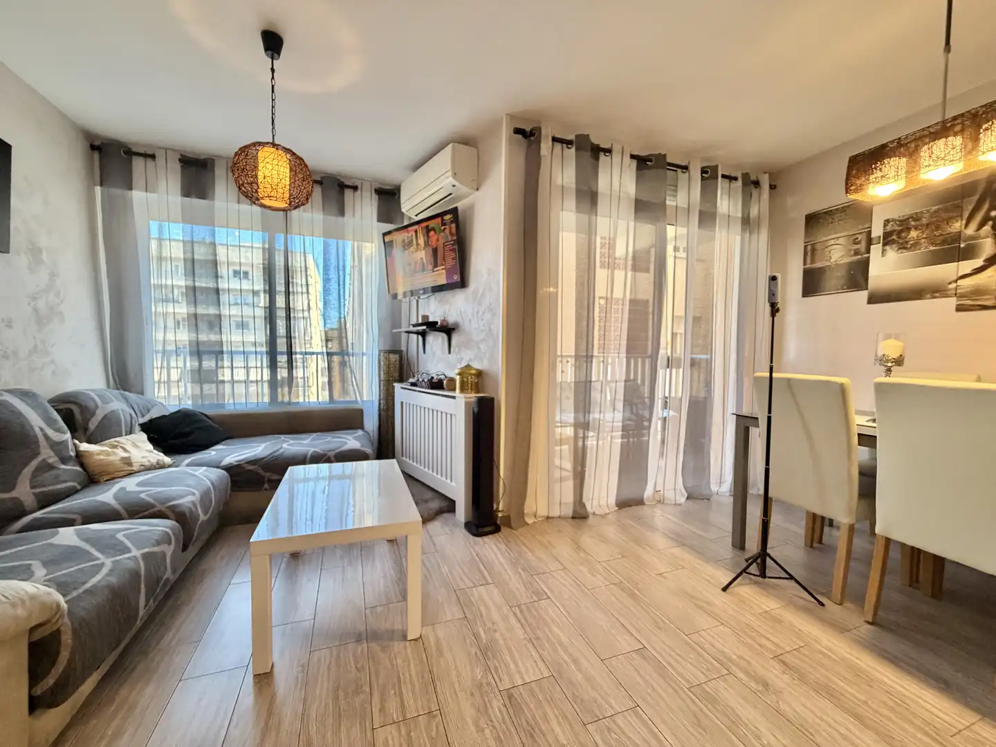 Sala de estar de Piso en venta en Vilanova i la Geltrú con Calefacción