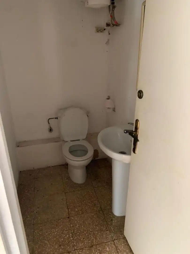 Bany de Local en venda en Ponent