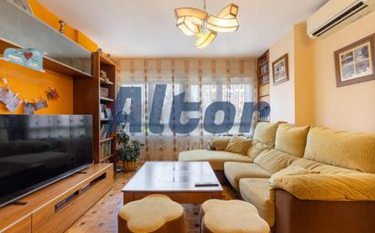 Living room of Flat for sale in  Madrid Capital  with Air Conditioner