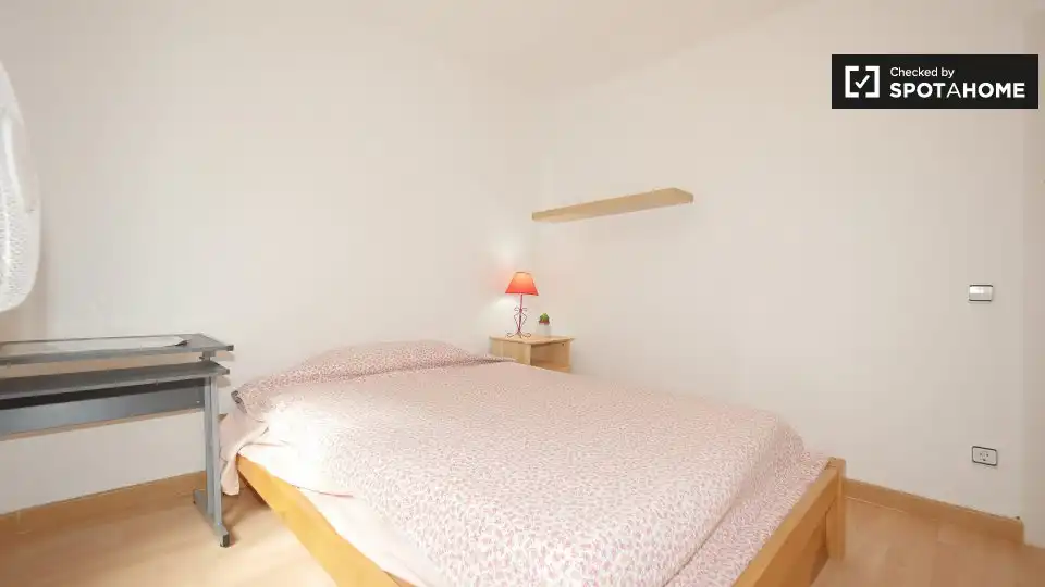 Habitación de Piso para compartir en L'Hospitalet de Llobregat con Aire acondicionado, Calefacción y Amueblado
