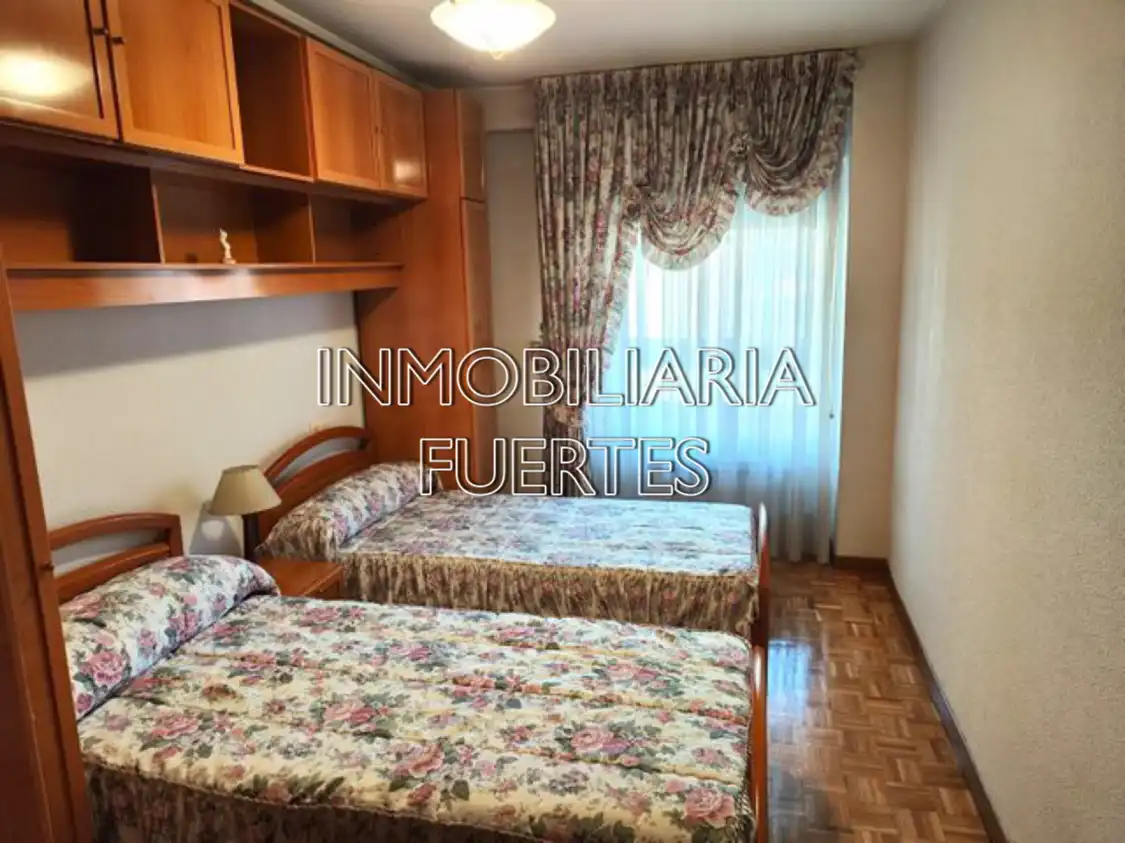 Flat for rent in Avenida de Mariano Andrés, Las Ventas
