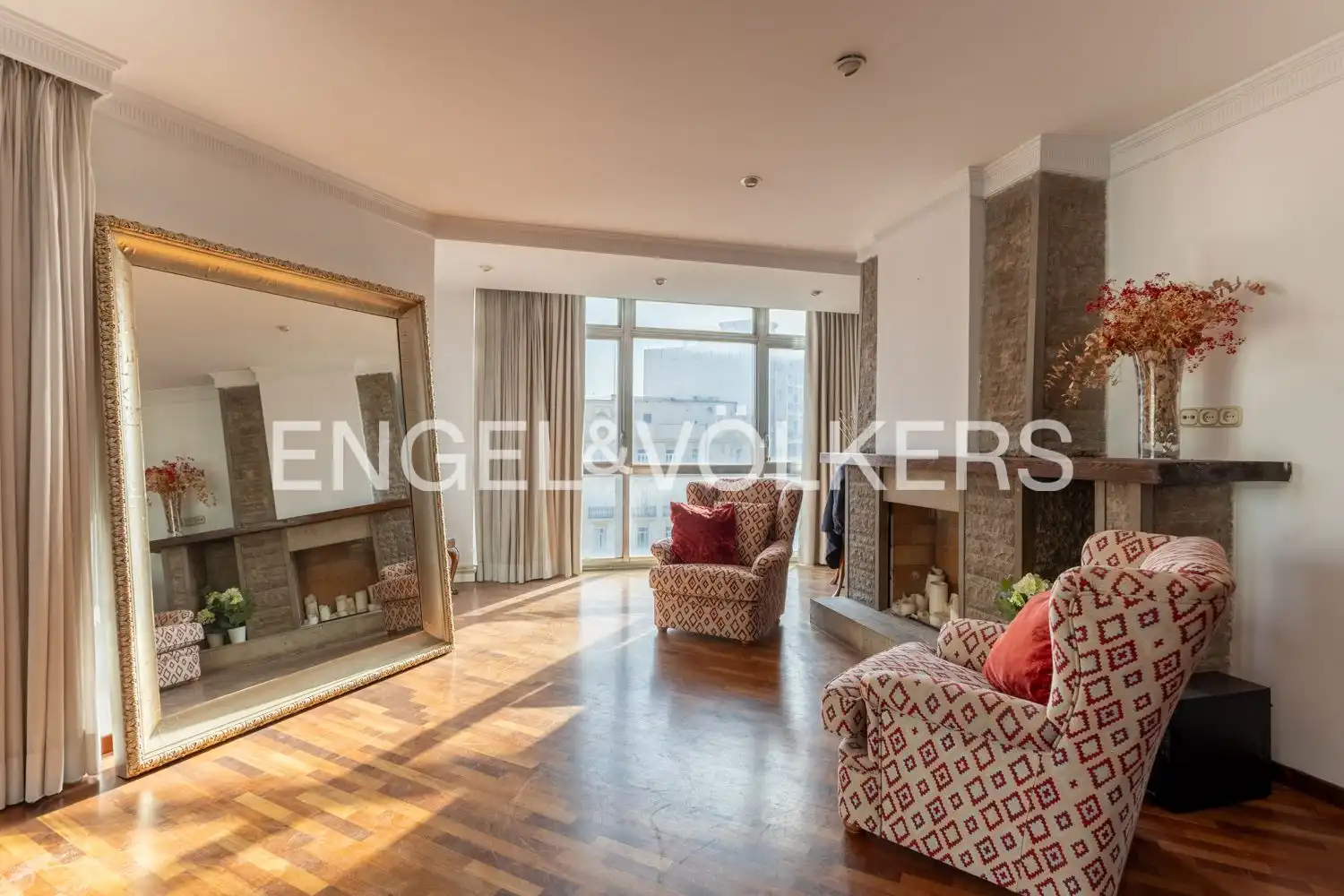 Living room of Flat for sale in  Valencia Capital  with Air Conditioner, Heating and Parquet flooring