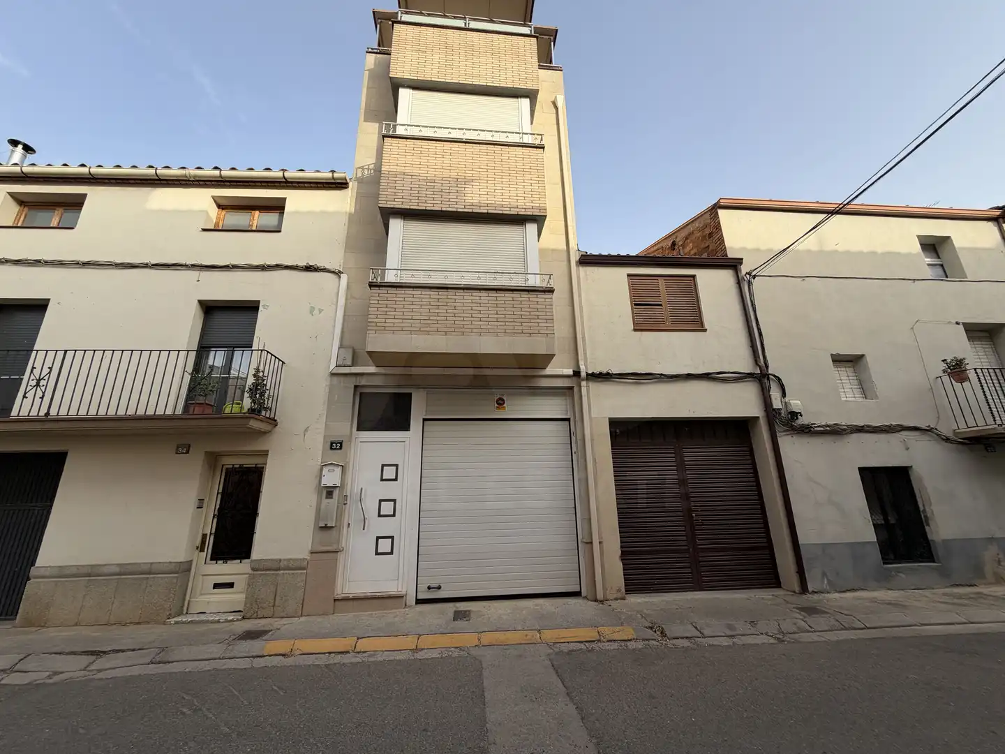 Vista exterior de Casa adosada en venda en Térmens amb Aire condicionat, Calefacció i Terrassa